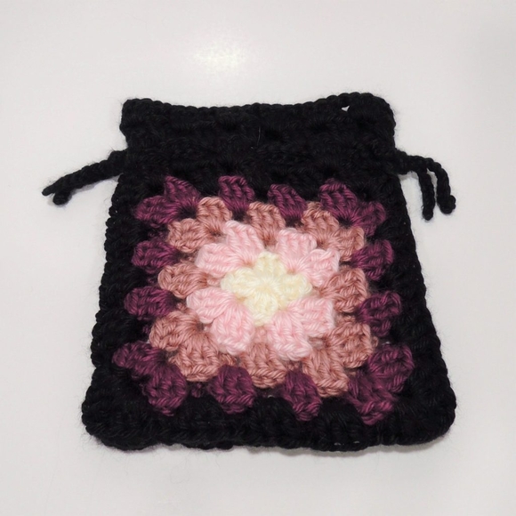 Granny Square Drawstring Pouch - Picture 10 of 10